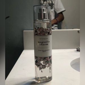 Bath & Body Works magnolia charm perfume